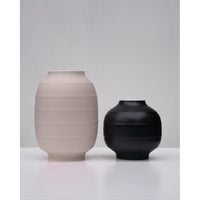 Jin Kuramoto - Andon - small vase - Black