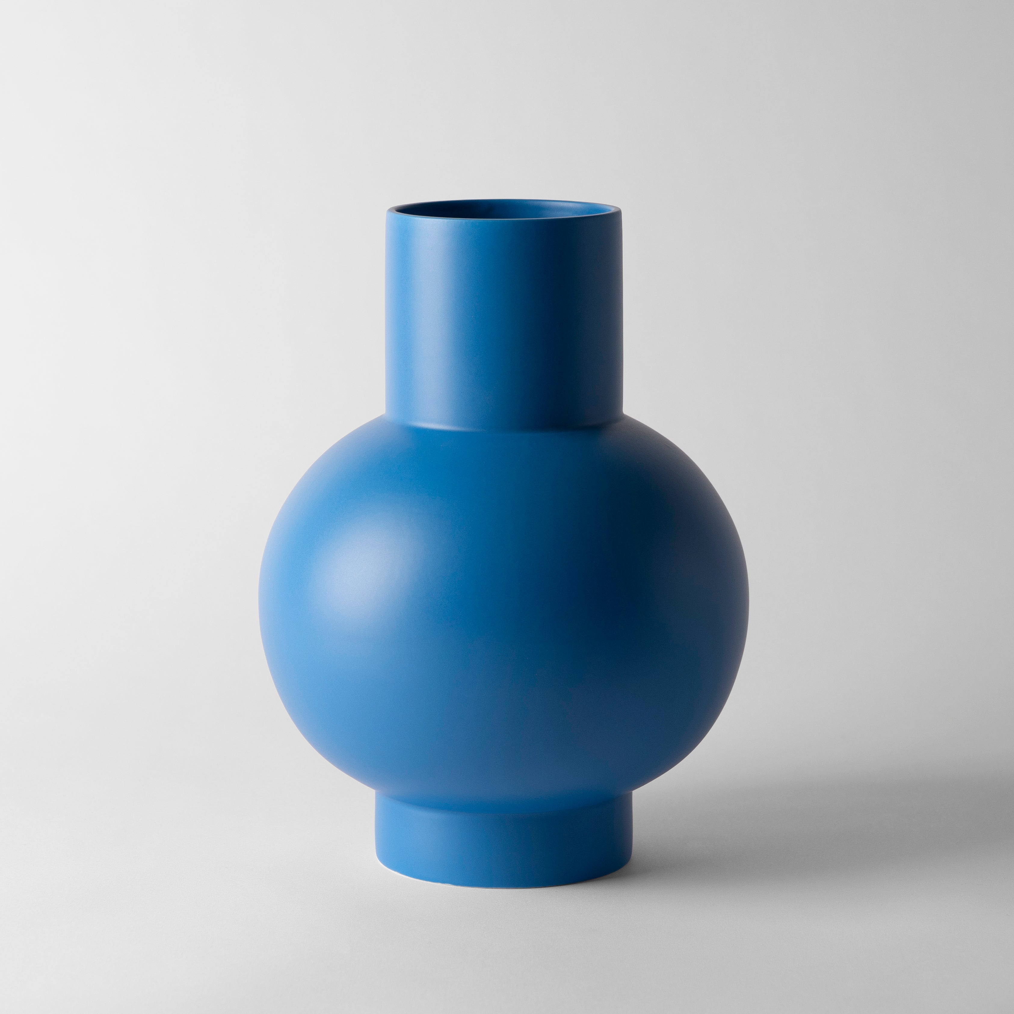 Nicholai Wiig-Hansen - Strøm - vase - small - purple ash main image 1